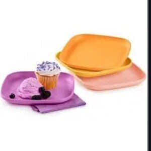 Tupperware Square Lunch Plates Sat of 4 ~ Multicolor 8 Inch